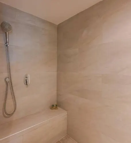 Apartamento Location- 3-bdr Penth-150 Mbps- Pool- Priv Rooftop *