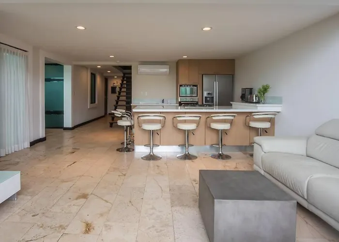 Location- 3-bdr Penth-150 Mbps- Pool- Priv Rooftop
